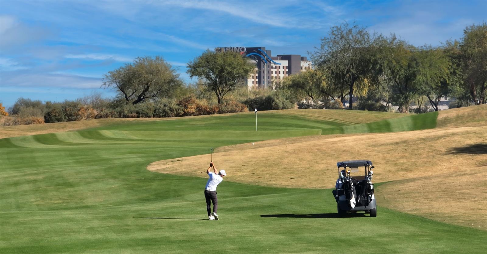 Devils_Claw_Hole_11_with_golfer_casino_bg_copy