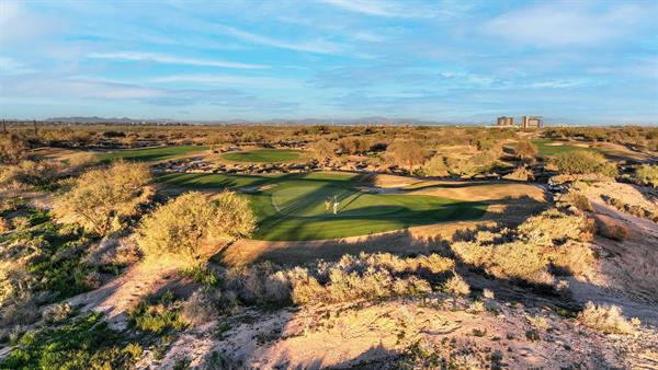 DC_Hole_9_From_Green toward Resort
